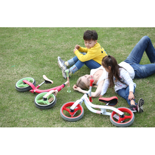 Bicicleta de equilibrio para niños y bicicleta de equilibrio con freno.